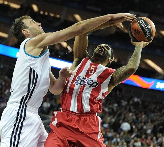 中超最佳进球候选（禁区内）：倒钩凌空脚后跟，谁是你心中的最佳进球？（中超禁区内最佳进球评选：倒钩、凌空、脚后跟，你选谁？）