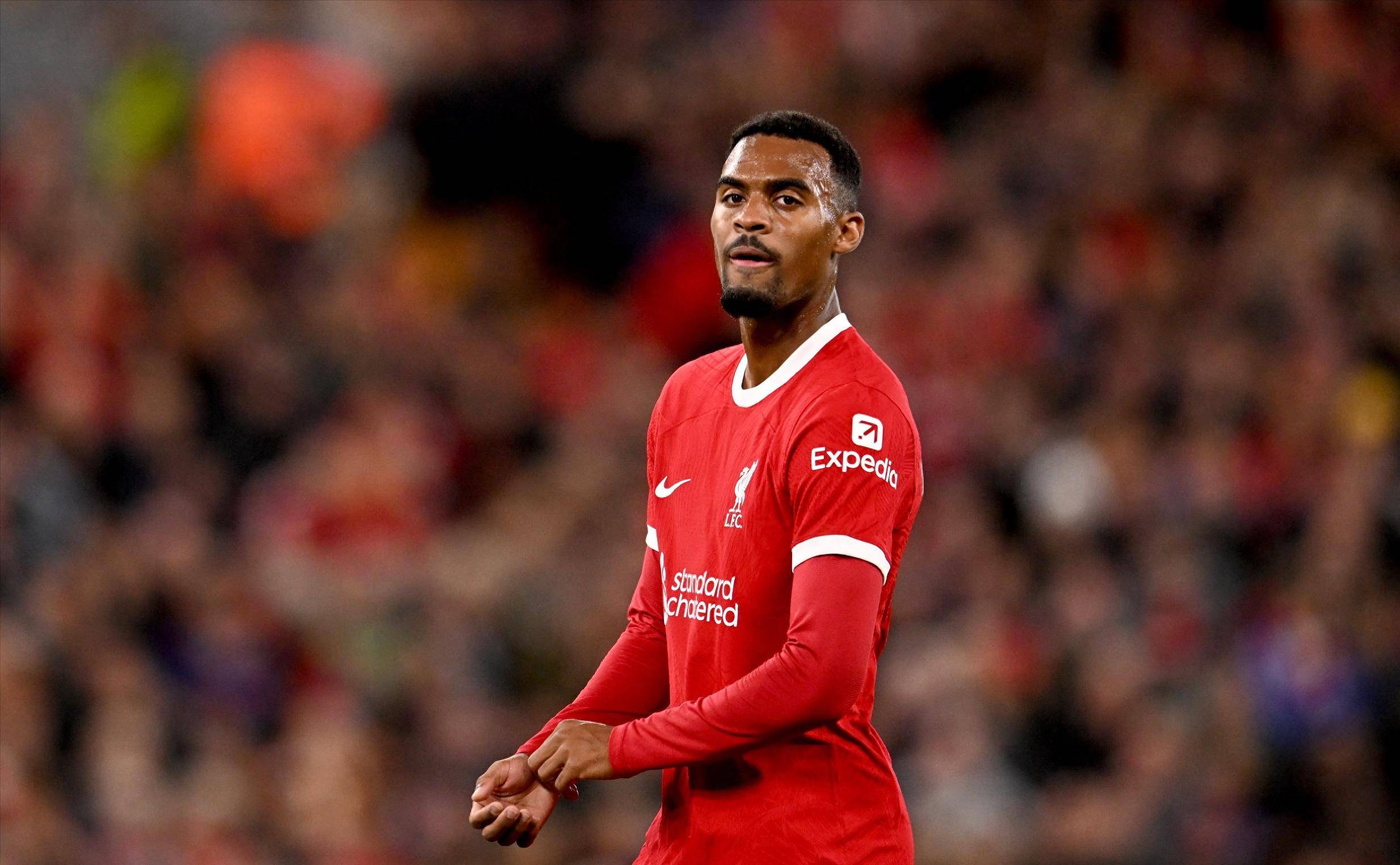 斯帕莱蒂：迪格雷戈里奥是一门；库普踢中卫就是为了参与进攻（斯帕莱蒂：迪格雷戈里奥值得信赖；派库普踢中卫是为加强进攻）