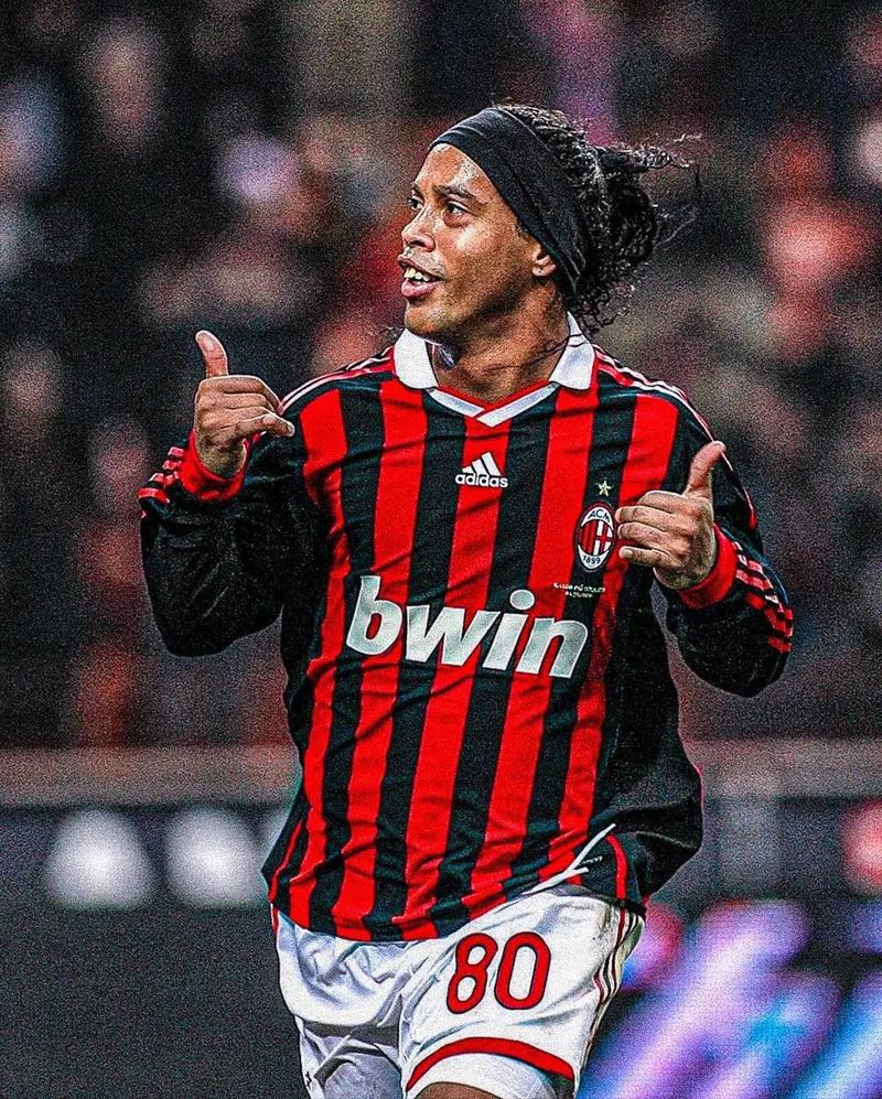 曼晚：曼联有信心在出售“弃将小队”前为引进谢什科提供资金（曼晚：曼联相信无需等卖“弃将小队”也能为引进谢什科筹措资金）